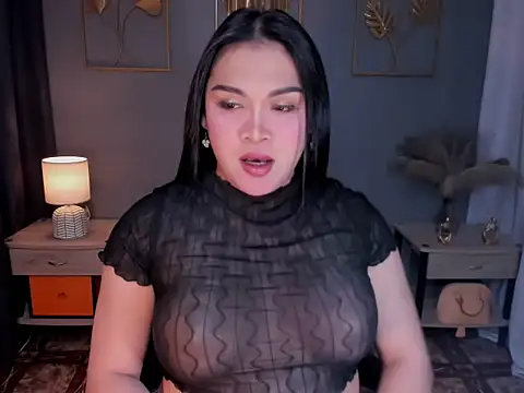 Snapshot of MaxeneCullens chatting on 10, 9, 2025 MaxeneCullens online show from 10, 9, 2025