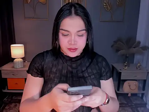 Snapshot of MaxeneCullens chatting on 2, 10, 2025 MaxeneCullens online show from 2, 10, 2025