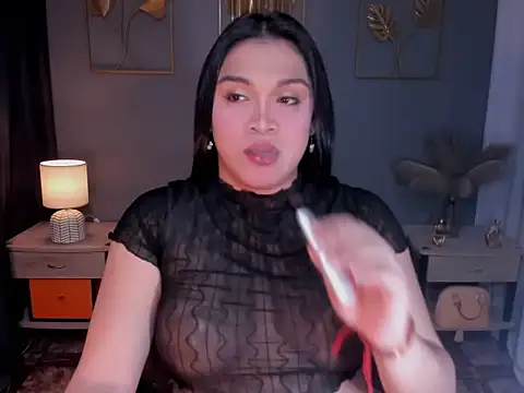 Snapshot of MaxeneCullens chatting on 7, 10, 2025 MaxeneCullens online show from 7, 10, 2025