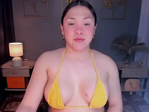 Snapshot of MaxeneCullens chatting on 21, 10, 2025 MaxeneCullens online show from 21, 10, 2025