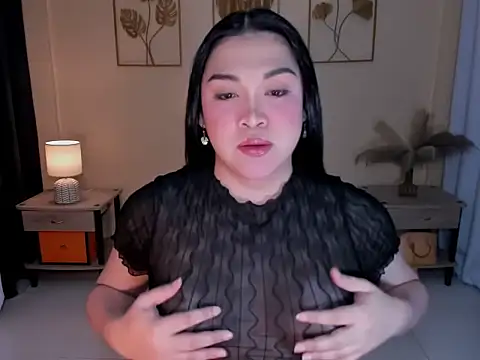 Snapshot of MaxeneCullens chatting on 15, 12, 2025 MaxeneCullens online show from 15, 12, 2025