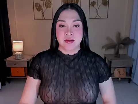 Snapshot of MaxeneCullens chatting on 16, 12, 2025 MaxeneCullens online show from 16, 12, 2025