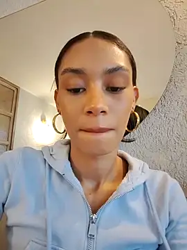 Leaberry online show from 10, 3, 2026