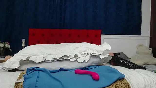 Snapshot of LADYSLAVEXXX chatting on 6, 12, 2024 LADYSLAVEXXX online show from 6, 12, 2024