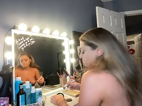 Snapshot of Alexaluxee chatting on 18, 10, 2025 Alexaluxee online show from 18, 10, 2025