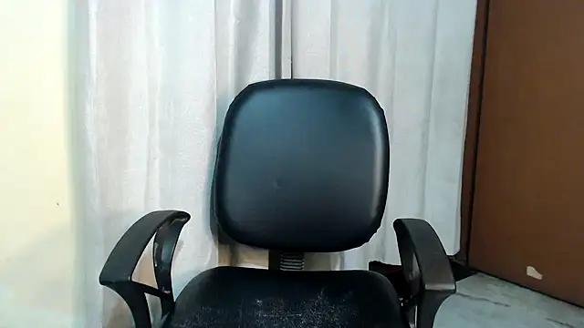 Snapshot of HOT_CHILLY chatting on 4, 3, 2025 HOT CHILLY online show from 4, 3, 2025