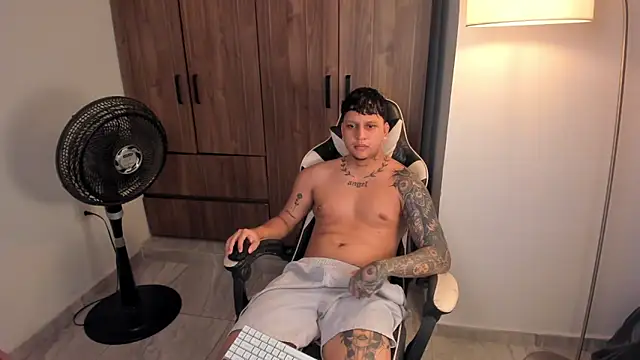 Snapshot of Jake_simons chatting on 13, 6, 2026 Jake simons online show from 13, 6, 2026