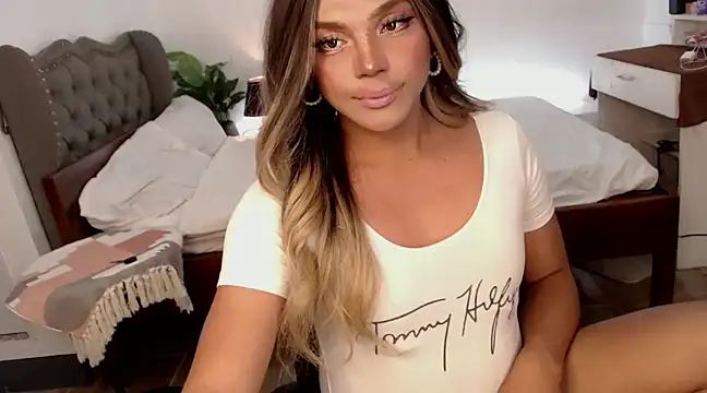 liaa lurrecams online show from 24, 1, 2025