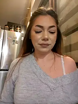 Snapshot of Ella_sweety chatting on 4, 1, 2025 Ella sweety online show from 4, 1, 2025