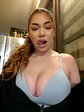 Snapshot of Ella_sweety chatting on 9, 2, 2025 Ella sweety online show from 9, 2, 2025