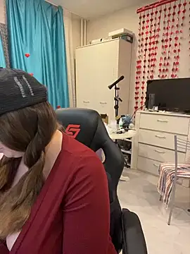 DienkaGreen online show from 6, 3, 2026