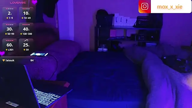 Moxxxie online show from 25, 4, 2026