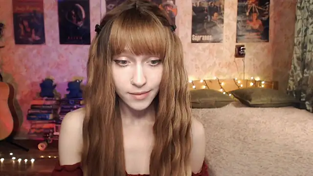 Snapshot of Friendly_Ellie chatting on 17, 12, 2024 Friendly Ellie online show from 17, 12, 2024