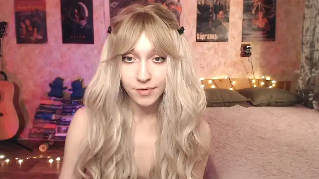 Snapshot of Friendly_Ellie chatting on 10, 1, 2025 Friendly Ellie online show from 10, 1, 2025