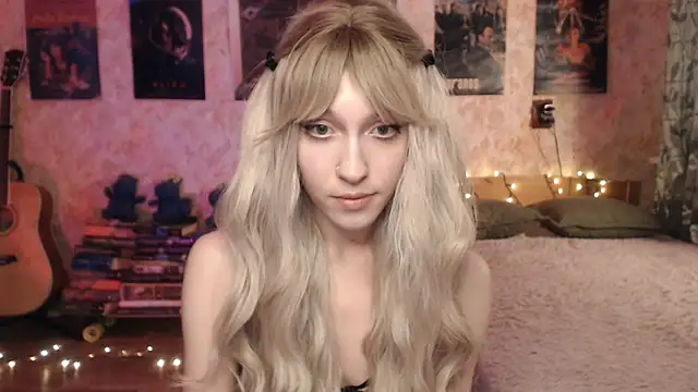 Snapshot of Friendly_Ellie chatting on 15, 1, 2025 Friendly Ellie online show from 15, 1, 2025