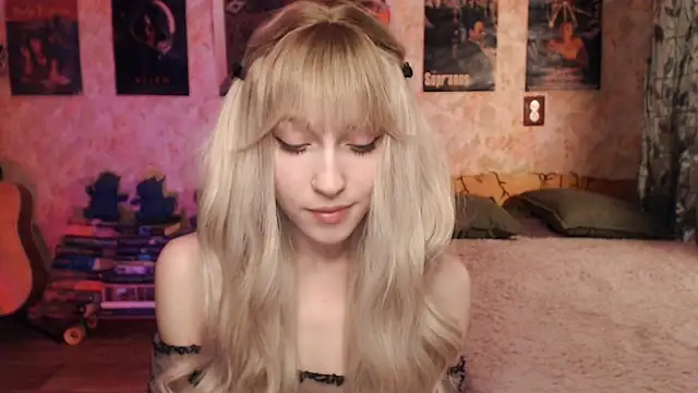 Snapshot of Friendly_Ellie chatting on 12, 2, 2025 Friendly Ellie online show from 12, 2, 2025