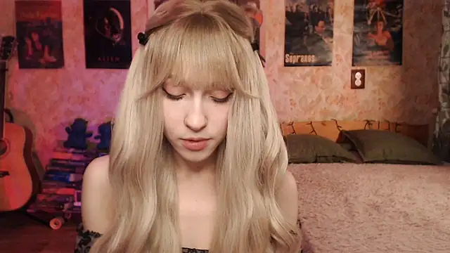 Snapshot of Friendly_Ellie chatting on 10, 3, 2025 Friendly Ellie online show from 10, 3, 2025