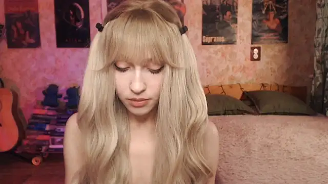 Snapshot of Friendly_Ellie chatting on 16, 3, 2025 Friendly Ellie online show from 16, 3, 2025