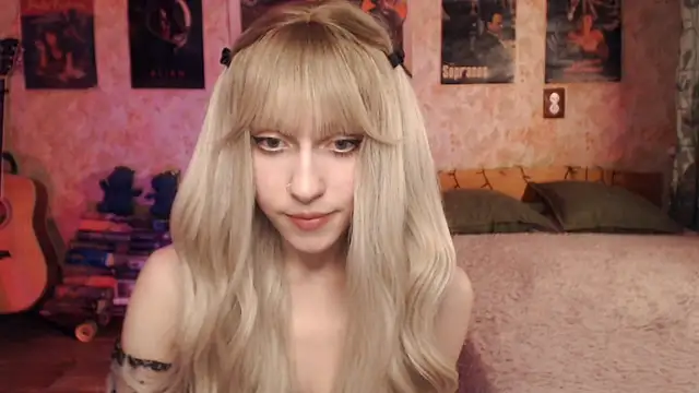 Snapshot of Friendly_Ellie chatting on 18, 3, 2025 Friendly Ellie online show from 18, 3, 2025