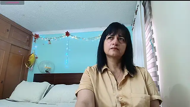 ISABEEL SOFIA01 online show from 15, 7, 2026