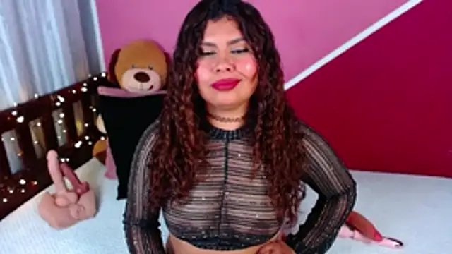 Queenamazon1 online show from 25, 4, 2026