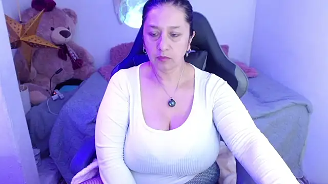 camilalatti online show from 15, 4, 2026