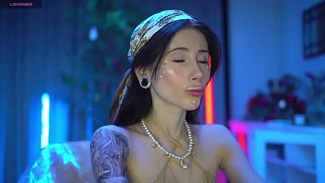 Snapshot of Your_Nicolett chatting on 13, 2, 2025 Your Nicolett online show from 13, 2, 2025