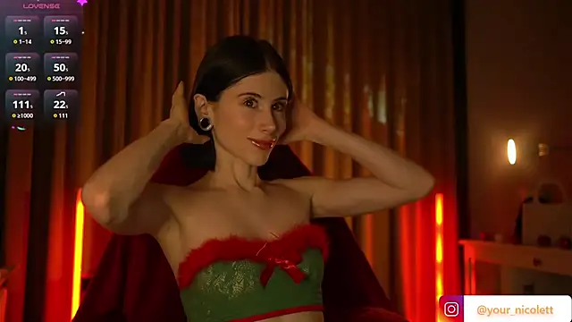 Snapshot of Your_Nicolett chatting on 21, 12, 2025 Your Nicolett online show from 21, 12, 2025