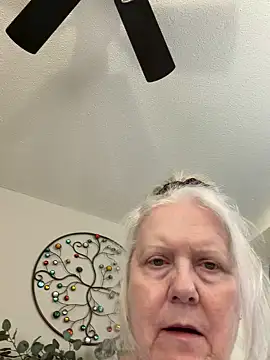 Snapshot of Kaitlyn_Winters chatting on 14, 1, 2026 Kaitlyn Winters online show from 14, 1, 2026