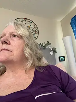 Snapshot of Kaitlyn_Winters chatting on 6, 2, 2026 Kaitlyn Winters online show from 6, 2, 2026