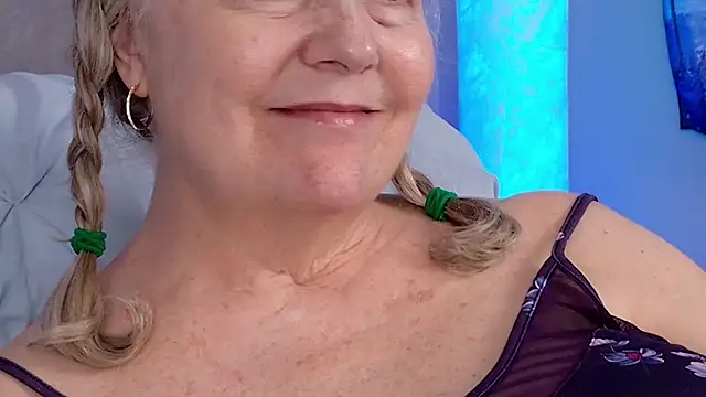 Snapshot of Kaitlyn_Winters chatting on 22, 3, 2026 Kaitlyn Winters online show from 22, 3, 2026