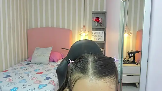 LORELAIGIVEN online show from 10, 1, 2025