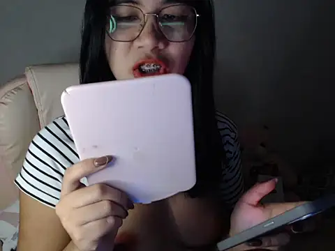 Snapshot of TransPetite1 chatting on 14, 11, 2025 TransPetite1 online show from 14, 11, 2025