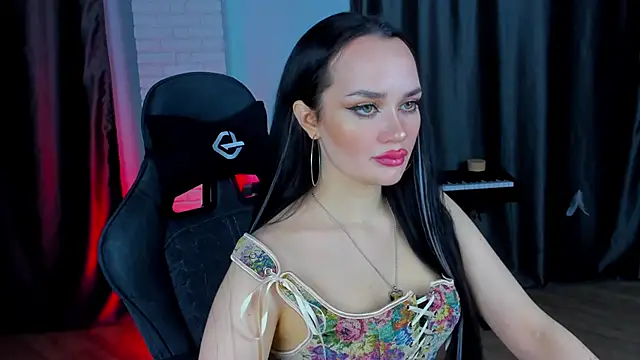 QueenAliss online show from 13, 12, 2024