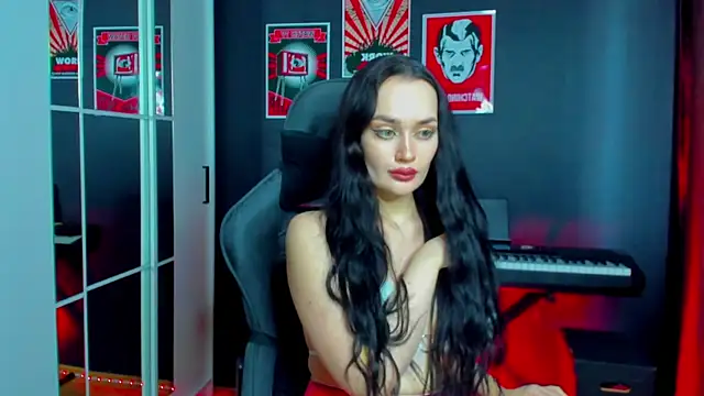 QueenAliss online show from 25, 2, 2025