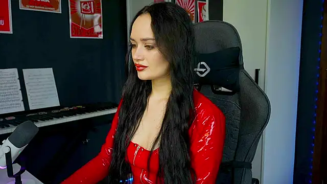 QueenAliss online show from 18, 9, 2025