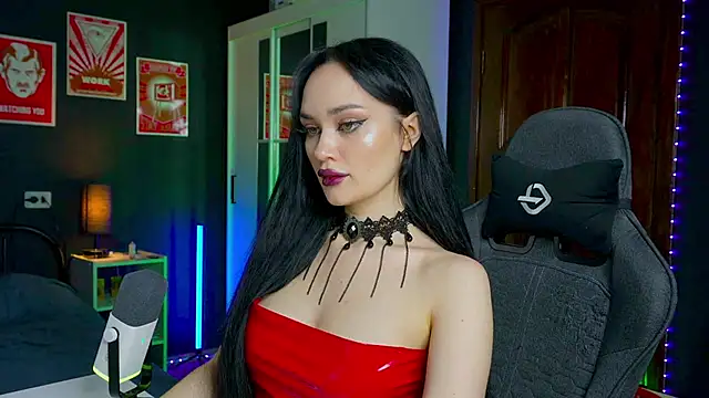 QueenAliss online show from 3, 11, 2025