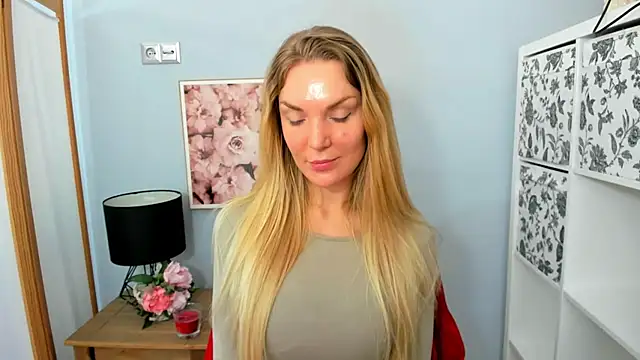 AulloraHoney online show from 16, 2, 2025