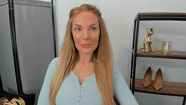 AulloraHoney online show from 16, 6, 2026