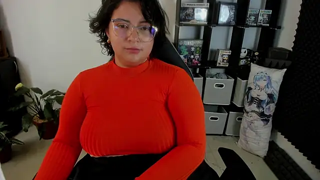 aika-dreams online show from 7, 12, 2024