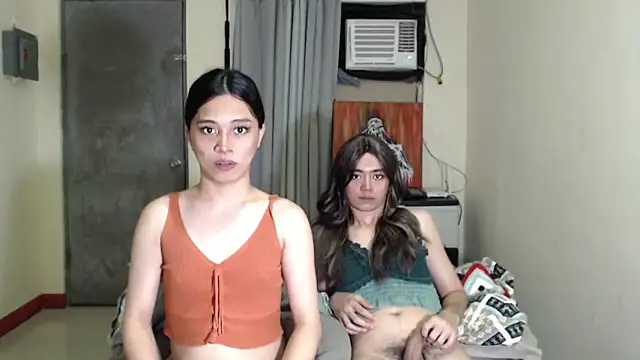 Snapshot of Urworldclasstrans chatting on 12, 9, 2025 Urworldclasstrans online show from 12, 9, 2025