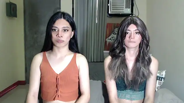 Snapshot of Urworldclasstrans chatting on 17, 9, 2025 Urworldclasstrans online show from 17, 9, 2025