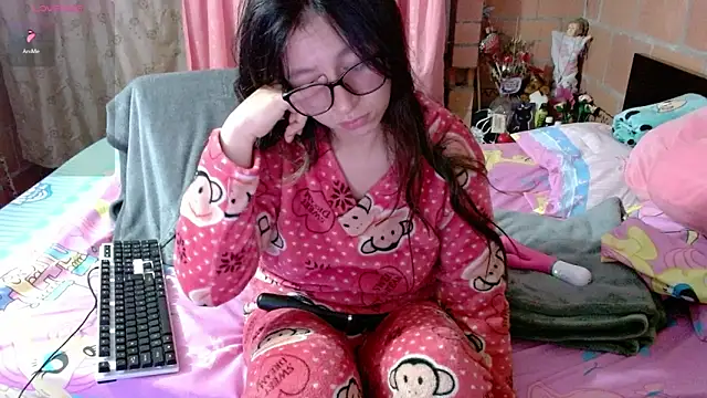 Snapshot of Maggie_Fox3 chatting on 5, 5, 2026 Maggie Fox3 online show from 5, 5, 2026