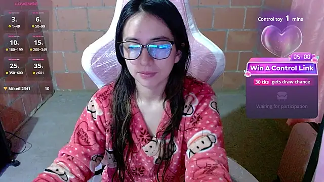 Snapshot of Maggie_Fox3 chatting on 18, 5, 2026 Maggie Fox3 online show from 18, 5, 2026