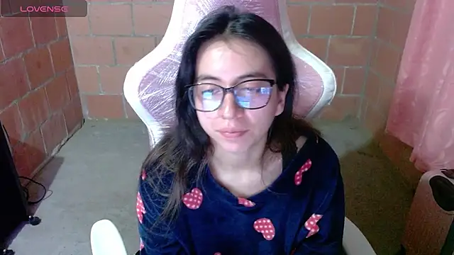 Snapshot of Maggie_Fox3 chatting on 30, 5, 2026 Maggie Fox3 online show from 30, 5, 2026