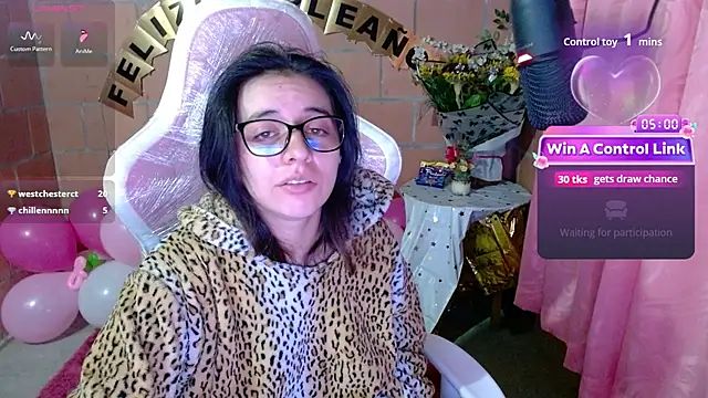 Snapshot of Maggie_Fox3 chatting on 7, 6, 2026 Maggie Fox3 online show from 7, 6, 2026