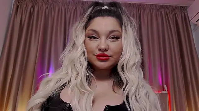 Snapshot of Larissa_K chatting on 24, 10, 2025 Larissa K online show from 24, 10, 2025