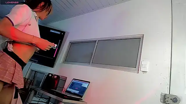 stormytt  online show from 28, 1, 2025