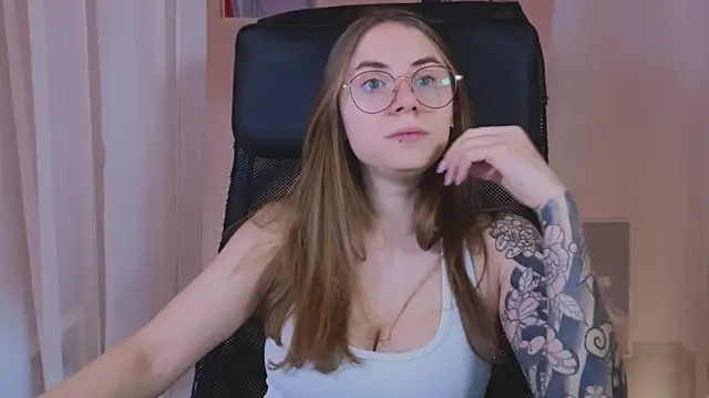 Snapshot of _AnnaStark_ chatting on 4, 1, 2025 AnnaStark online show from 4, 1, 2025