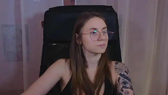 Snapshot of _AnnaStark_ chatting on 28, 2, 2025 AnnaStark online show from 28, 2, 2025